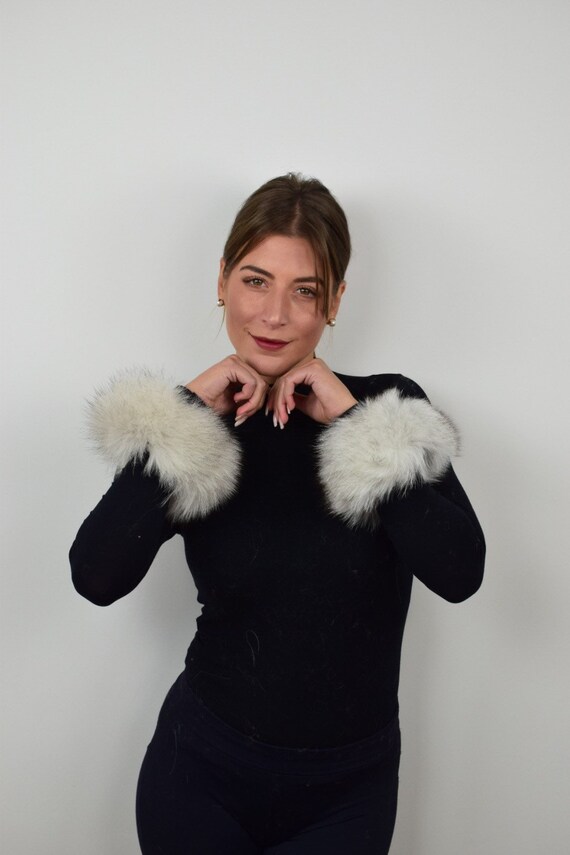 Fur cuffs, grey fox cuffs, real fur cuffs, fluffy and cozy fur cuffs, wrist warmers