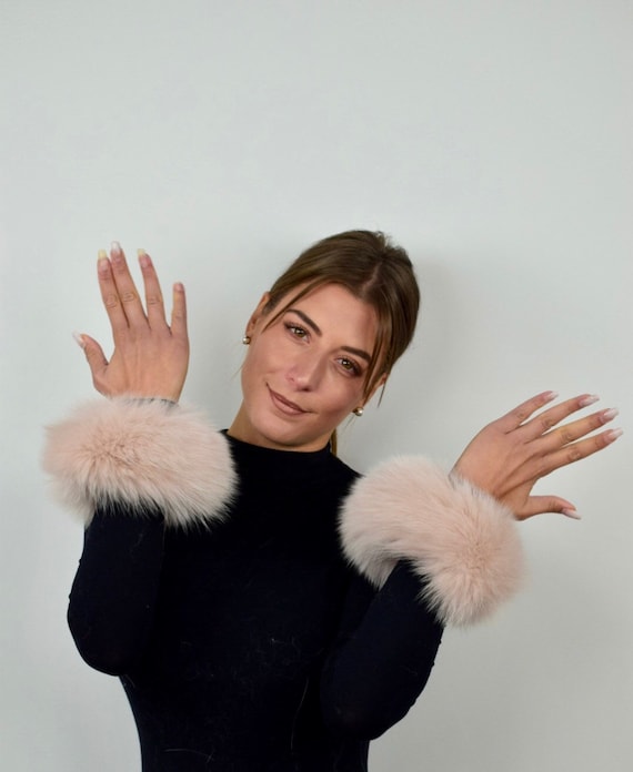 Fur cuffs,  pink fox cuffs, real fur cuffs, fluffy and cozy fur cuffs, wrist warmers