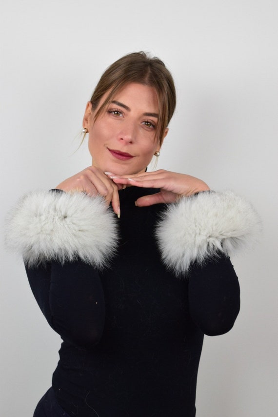 Fur cuffs, fox cuffs, real fur cuffs, fluffy and cozy fur cuffs, wrist warmers