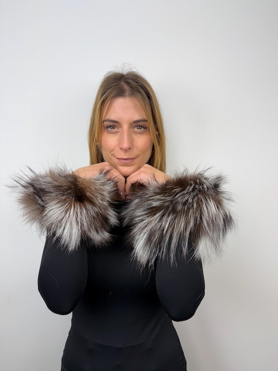 Real Fur Cuffs, fur fox cuffs, fur cuffs, fluffy and cozy fur cuffs, wrist warmers, fur manchettes