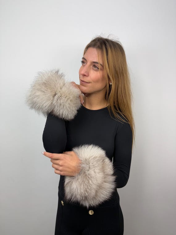 Fur cuffs, gray fox cuffs, real fur cuffs, fluffy and cozy fur cuffs, wrist warmers