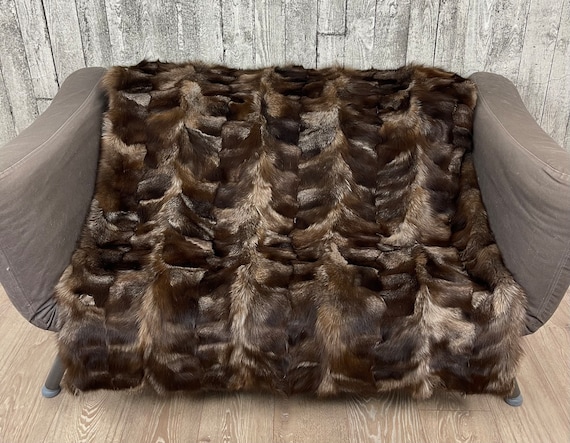 Luxury crystal fox patchwork fur blanket throw rug, cozy and fluffy genuine fur blanket