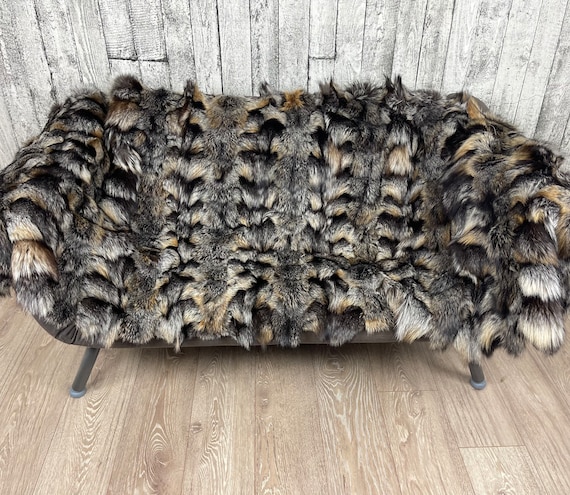 Luxury cross fur blanket fox patchwork throw rug, cozy and fluffy genuine fur blanket
