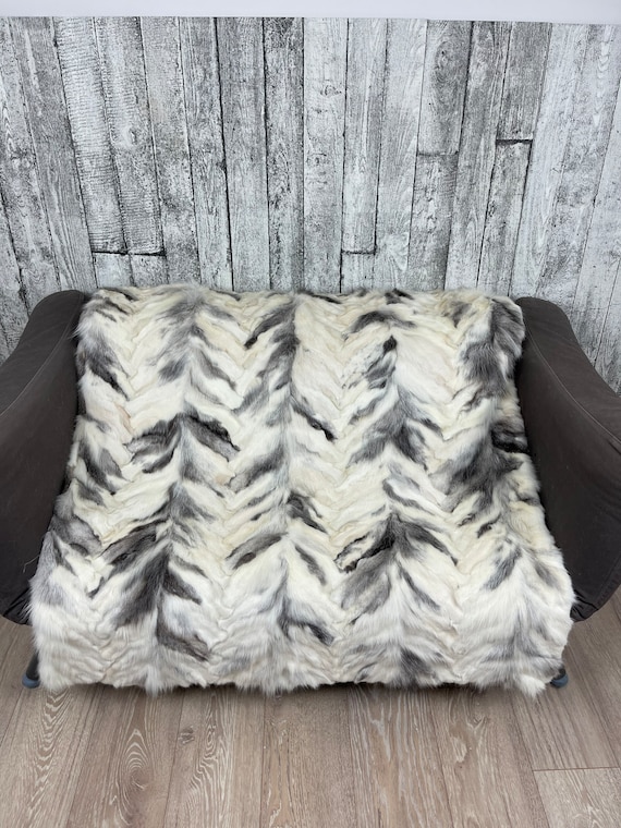 Luxury platinum fur blanket throw fox patchwork rug, cozy and fluffy genuine fur blanket