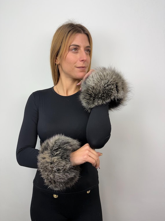 Fur cuffs,  fox cuffs, real fur cuffs, fluffy and cozy fur cuffs, wrist warmers