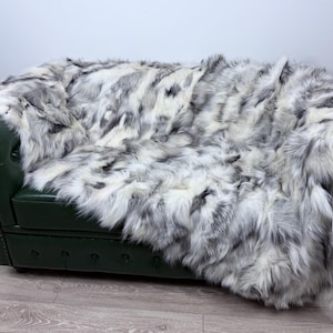 Handmade Platinum Fox Fur Blanket: Luxury Bedspread Throw