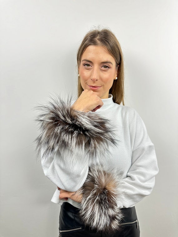 Fur cuffs, crystal fox cuffs, real fur cuffs, fluffy and cozy fur cuffs, wrist warmers
