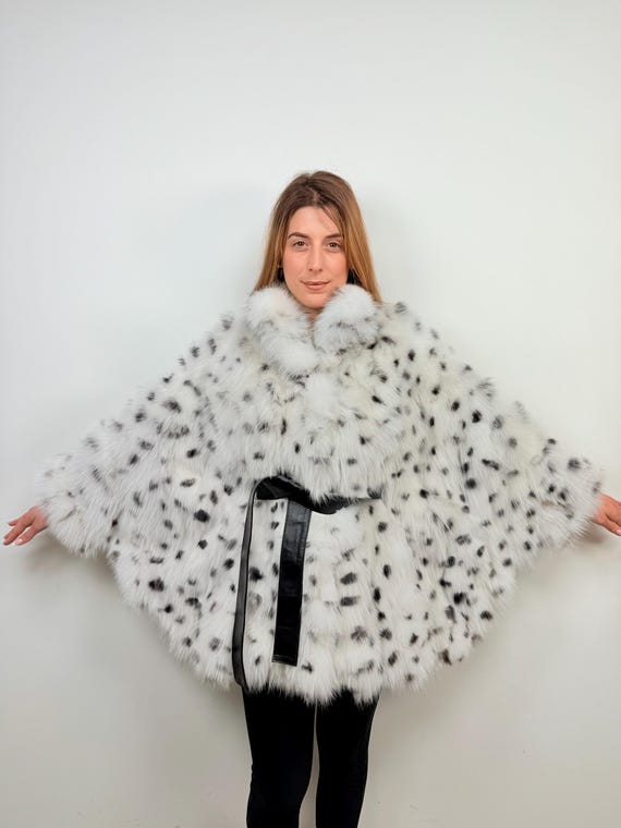 Premium White Fur Cape, Real Fox Fur Wrap, White Spotted  Fox Fur Cape, Fur Capelet, Luxury Fur Polka Dot Jacket