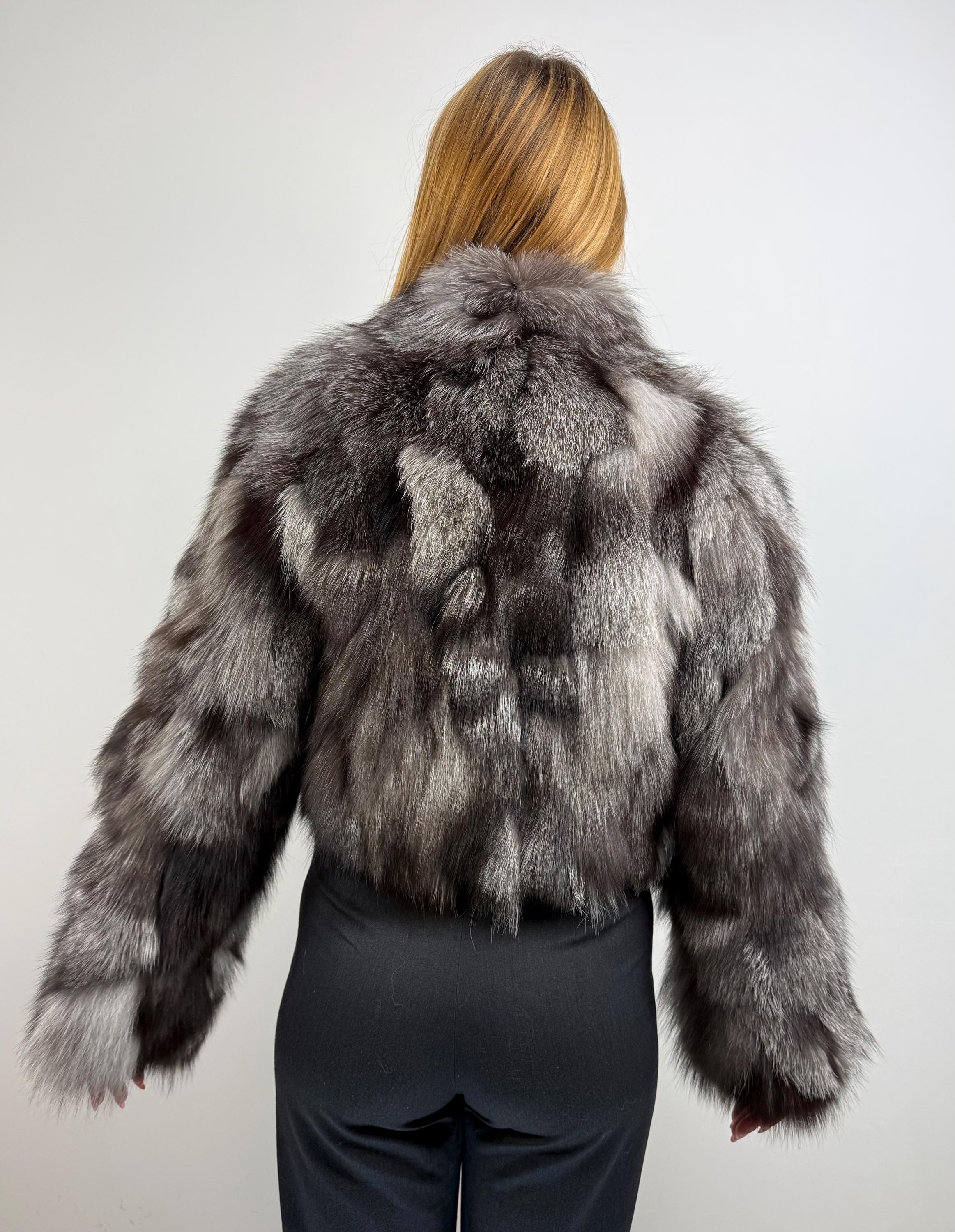 Luxury Gray Fur Cropped Jacket: Genuine Frost Fox Fur Winter Coat