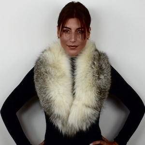 Handmade Platinum Fox Fur Collar: Elegant Winter Stole