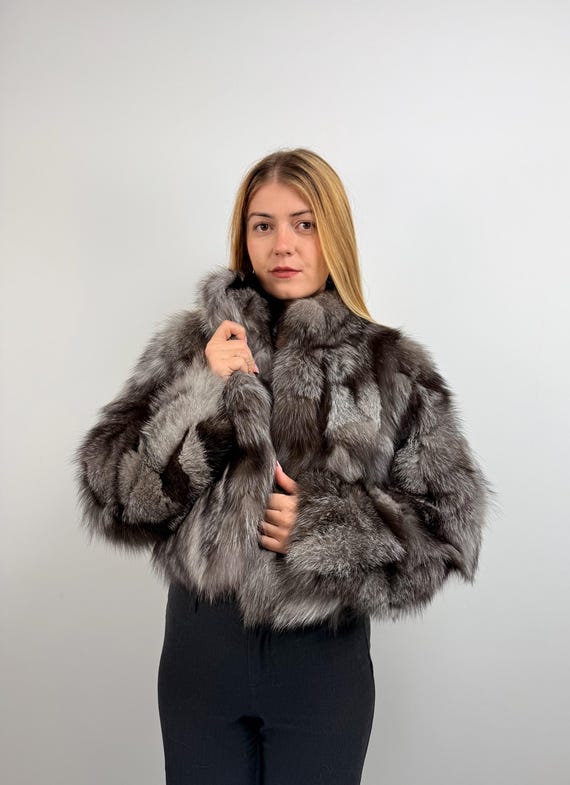 Luxury Gray Fur Cropped Jacket: Genuine Frost Fox Fur Winter Coat