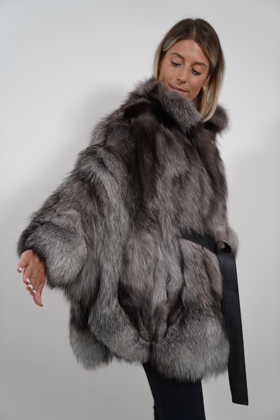 Luxury Silver Frost Fox Fur Cape: Real Fur Jacket Poncho with Belt