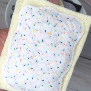 Felt Play Food, Play Kitchen Accessories, Felt Pop Tarts, Felt Toaster Pastries, Play pretend Food, Felt Food for kids