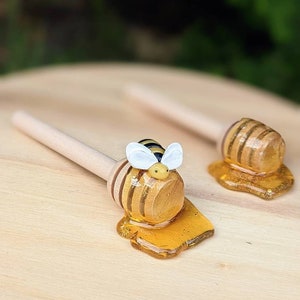 Fake mini bee honey dippers, bee decor, mini bee cupcake, Honey Comb decor, faux cupcake, tier tray decor, photo props