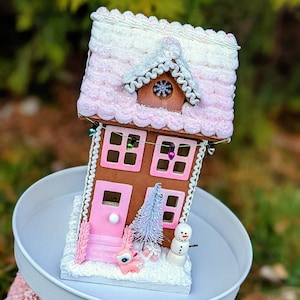 Pink Gingerbread House, Gingerbread decoration, Fake Bake Gingerbread House, Fake Bake Christmas