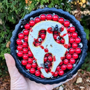 fake halloween tart, fake pie, Fake 6&quot; skull pie, Non-edible Faux Treat, Spooky Kitchen Decor, Halloween FAKE BAKE