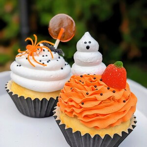 Fake Ghost Cupcakes, Faux Halloween Cupcakes, Halloween decor, Halloween tiered tray decor, cupcake props, faux Halloween treat