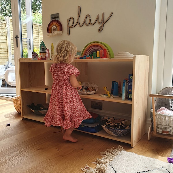 Półka na zabawki Montessori z drewna sosnowego – niska, otwarta półka na książki dla dzieci