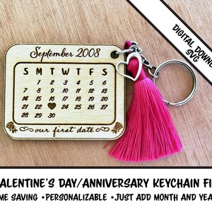 私たちの最初のデートカレンダー結婚記念日バレンタインデーギフトキーチェーンテンプレートGlowforge SVG用レーザーファイル