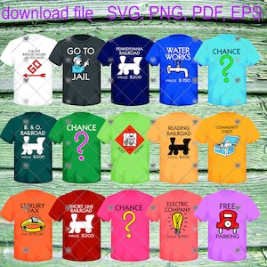 Może przedstawiać: Zestaw 10 wzorów koszulek z polami z planszy do gry Monopoly. Wzory obejmują "Idź do więzienia", "Szansa", "Kasa społeczna", "Zakład wodociągowy", "Kolej Pensylwanii", "Kolej Reading", "Kolej B & O", "Kolej krótkiej linii", "Spółka elektryczna", "Podatek luksusowy" i "Darmowe parkowanie".