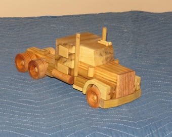 Long Haul Truck With Sleeper