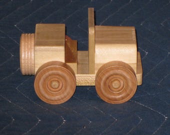Handmade Off Road 4 Wheel Drive Vehicle: Poplar