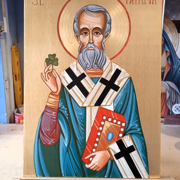 Icône sacrée de Saint Patrick peinte à la main selon d'anciennes techniques byzantines.