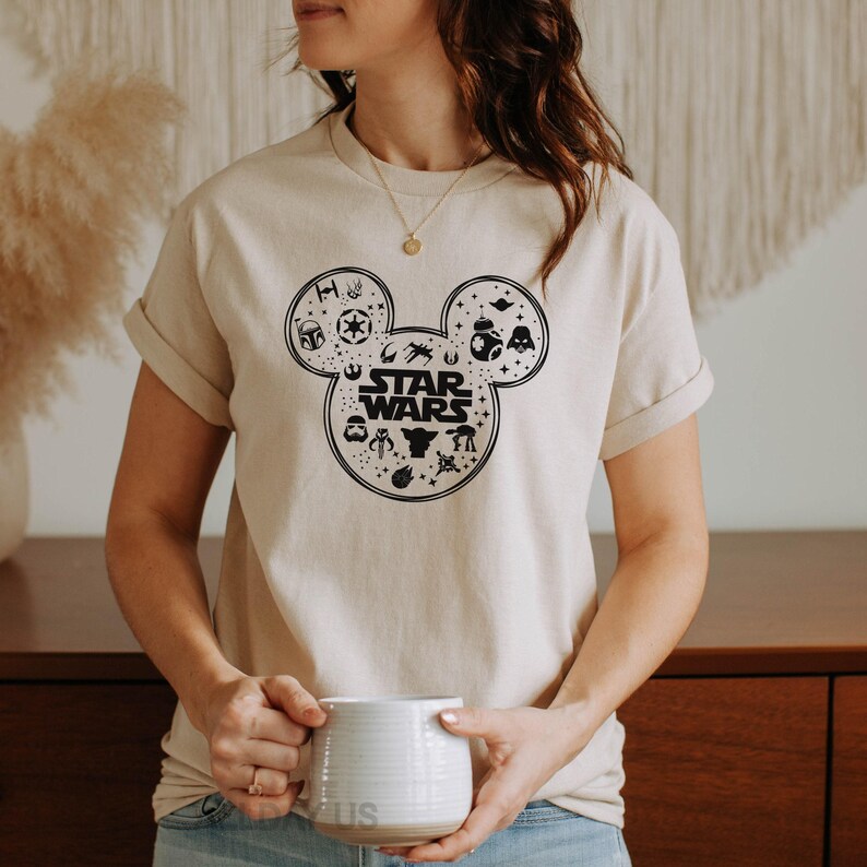 Koszulka z motywem Star Wars: Mickey Death Star: Retro Disney Mashup, mieszanka bawełny, krój unisex | Materiał wstępnie skurczony, prezent dla fanów science fiction zdjęcie 7