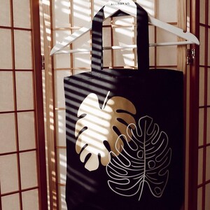Botanical Leaf Tote Bag: Eco-Friendly Cotton Canvas image 1