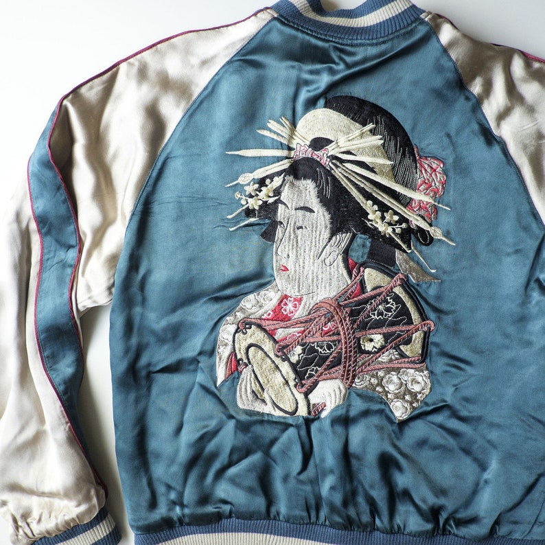 Japanese Vintage Sakura Cherry Blossoms Geisha Oiran Tsuzumi Taiko Drum Skajan Embroidered Reversible Sukajan Souvenir Jacket SIZE S