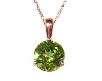 Hermoso Peridot Pendent con Cadena en Oro Rosado 14K