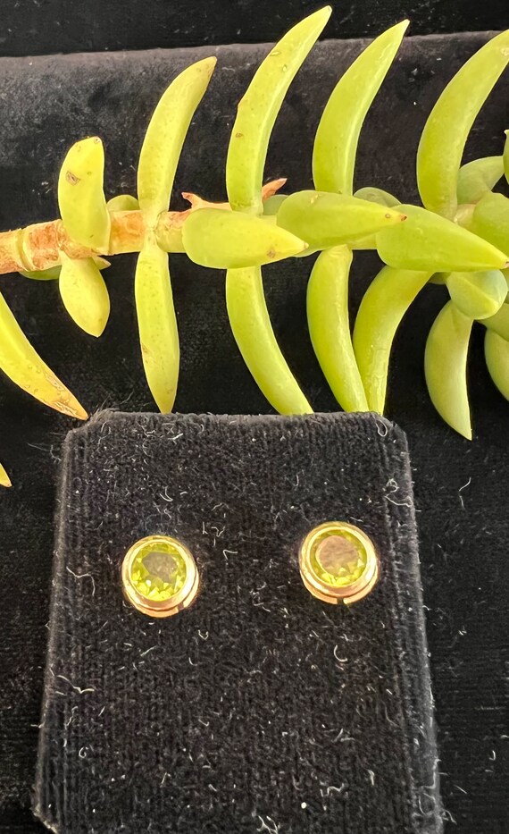 Vintage peridot earrings set in 14KT yellow gold - image 3