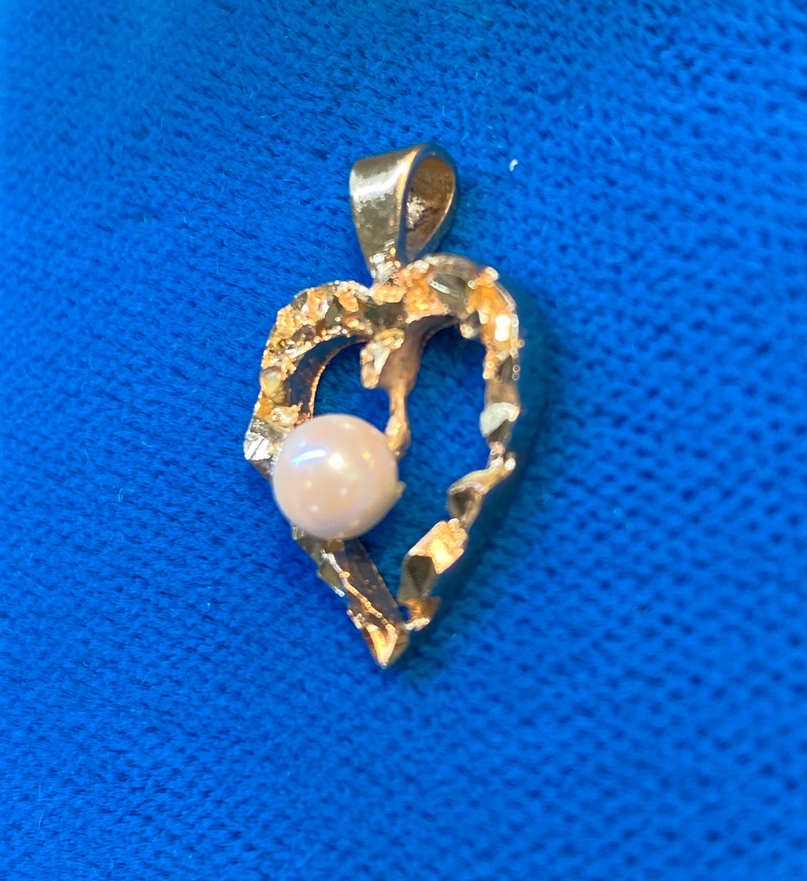 Pendentif Ancien Coeur En Or 18 Carats - Serti D'une Perle - Poinçonné - Très Bon état