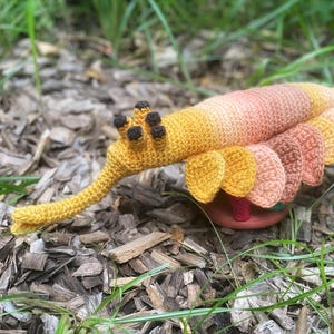 SÓLO PATRÓN Opabinia Amigurumi