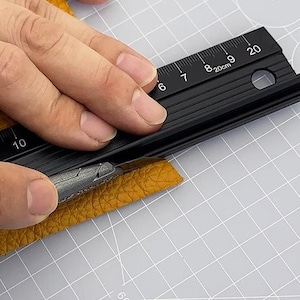 Règle de protection en alliage d'aluminium faite main, ruban à mesurer pour travaux manuels en cuir, ruban à mesurer en cuir, outils kraft pour travaux manuels avec poinçon en cuir