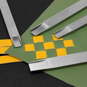Cutter per intrecciare la pelle, cutter per pelle in acciaio bianco, cutter per cintura fatto a mano, fustellatrice in metallo con righello in acciaio, utensili per artigianato con punzone in pelle, utensili kraft