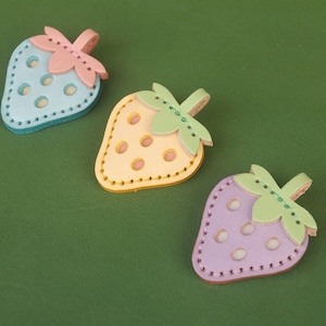 Pingente de morango feito à mão em couro cortado - Design personalizado Keychian Die Cutting - Régua de aço Metal Die Cutter - Ferramentas de artesanato para estampagem de couro