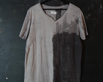 T-shirt abstrait peint à la main / T-shirt minimaliste grand / T-shirt Burning Man Festival / T-shirt mode sombre effet dystopique