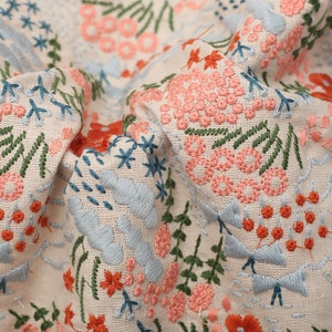 Tissu coton lin à broderie de fleurs, tissu brodé lin coton pour robe, vêtement, tissu de style national par mètre