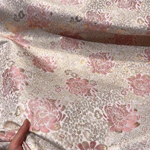 Gold Wire Flower Jacquard Fabric，Brocade Fabric By The Yard