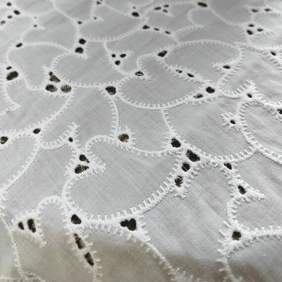 Eyelet on sale border fabric