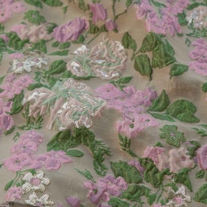 Soft Sheen Flower Jacquard，Gold Yarn Fabric By The Yard