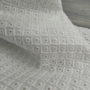 Tissu en coton brodé, élégant tissu en coton à broder creux par mètre