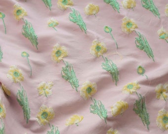 Brokadtyg, mjukt glansigt jacquardtyg med blommor, metervara
