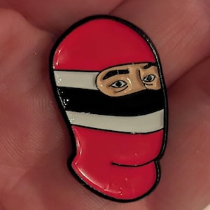 Manchester United FC Ultra Pin Badge - casual fan Man Utd MUFV