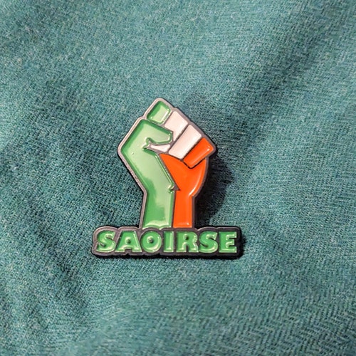 Saoirse Irland Emaille Pin Badge - Irische Freiheit Republikaner Irland