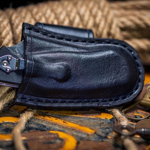 Wet Formed Leather Knife Sheath for a Spyderco Tenacious