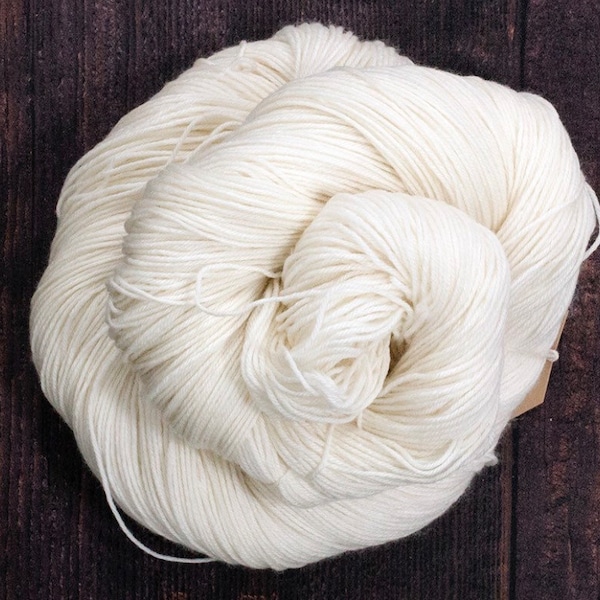 UnDyed Yarn, Merino Yarn, Knitting Yarn, Crochet Yarn, 4ply/sock/fingering, DK, bare yarn, white yarn