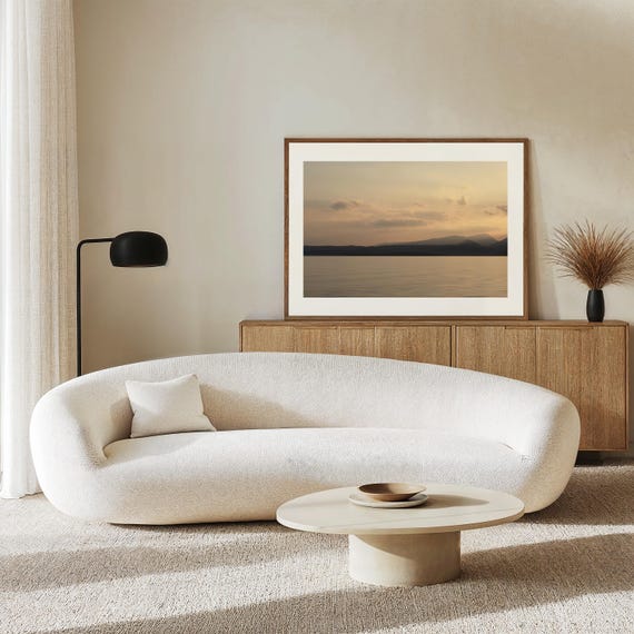 Minimalistische Landschaftsfotografie | Goldener Sonnenuntergang am See | Ruhige Wandkunst | Fine Art Kunstdruck, ungerahmt | GOLDEN SUNDOWN