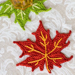 Patrón de ganchillo de hoja de arce en PDF: úsalo como posavasos, aplique o decoración otoñal.